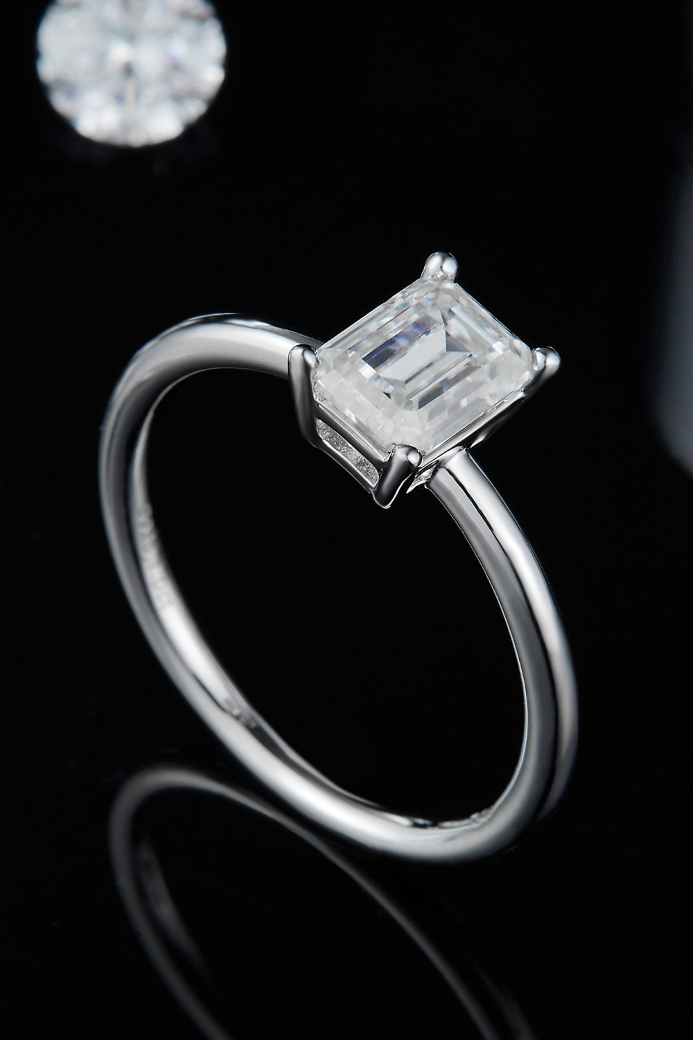 solitaire 1 carat diamond ring