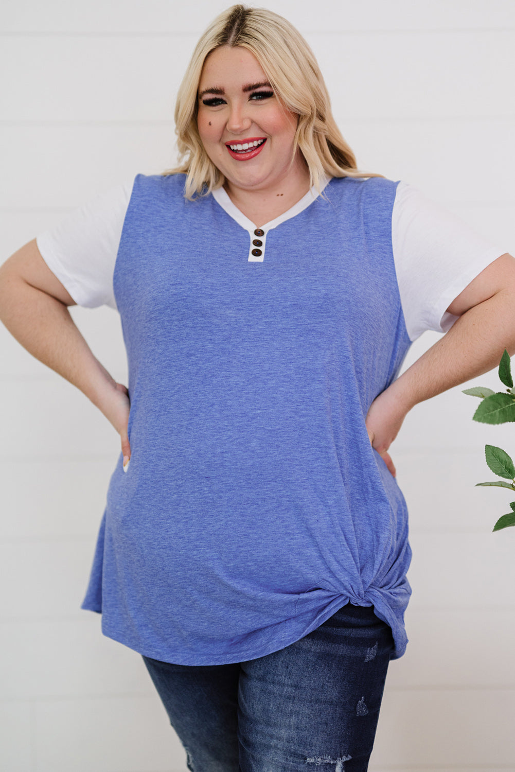 Plus Size Contrast Twisted Henley Tee - PRAYANS